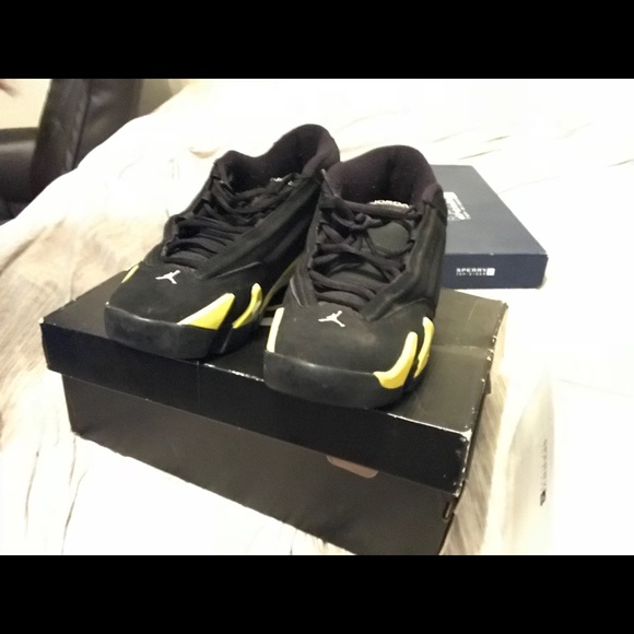 Thunder 14s Jordan - Picture 3 of 3